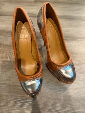 Tory Burch Brown Leather Pumps with Metallic Silver Cap Toe